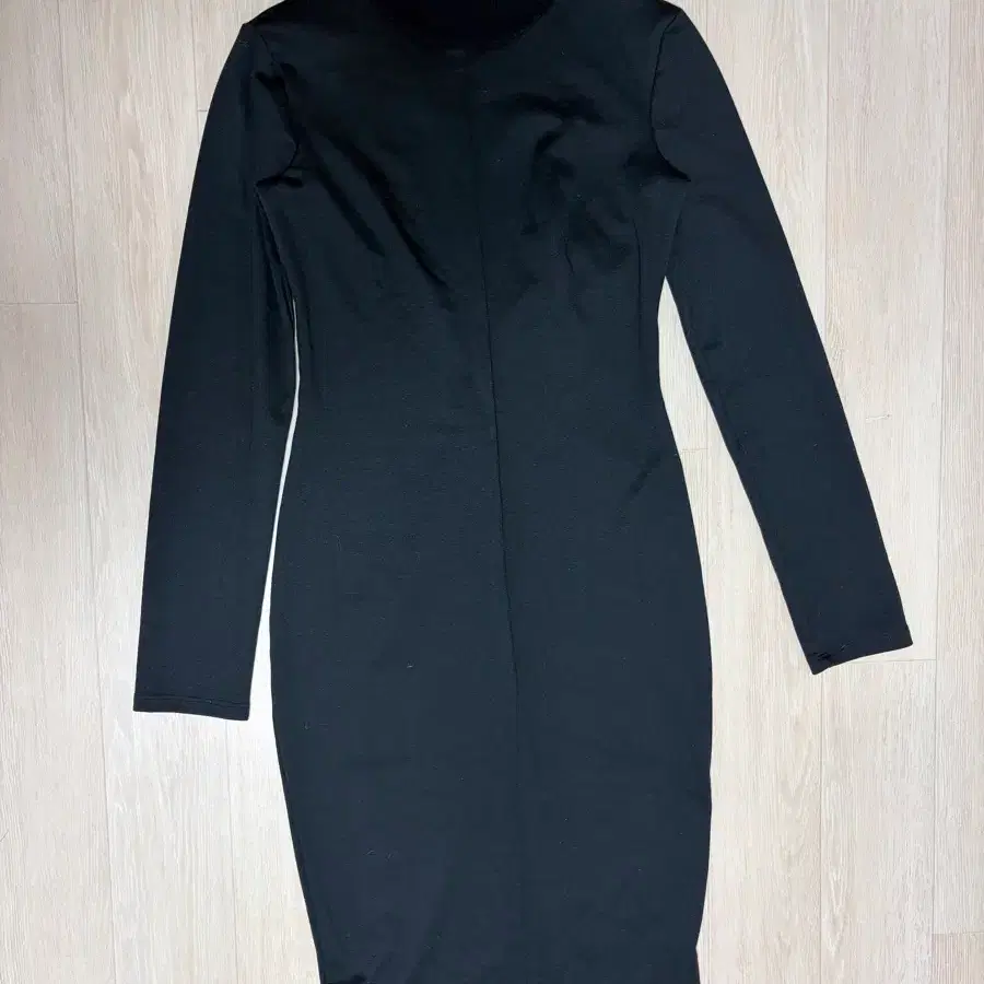 New product) Zara Onepiece Stretch Knit Half Turtleneck Dress, Size M  #,#,#,#,# on Bunjang Global Site.