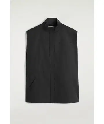 COS MOCK-NECK UTILITY VEST 블랙 베스트