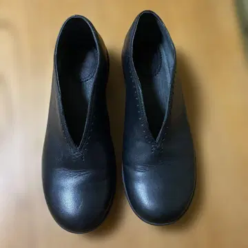 캠퍼 블랙 로퍼