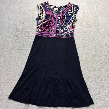 새상품급 LEONARD 칸칸 소재 슬리브리스 플레어 원피스 메탈 장식