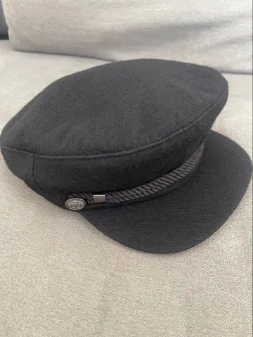 CA4LA 블랙 헌팅 캡 로프 포함, 닻 버튼 디자인