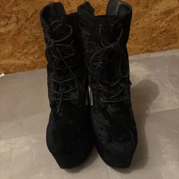 KILLSTAR 벨벳 레이스업 부츠 24.5cm