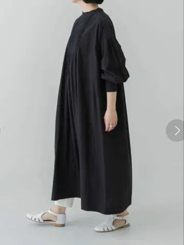 kagure 코튼 스모킹 원피스 자수 블랙