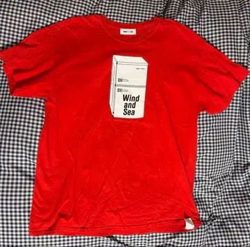 WIND AND SEA 레드 T셔츠 냉장고 디자인