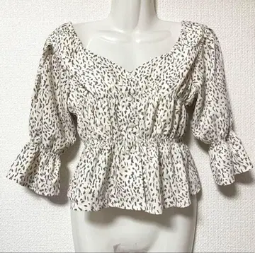 립서비스 Sprinkle 개더 상의 패턴 아이보리