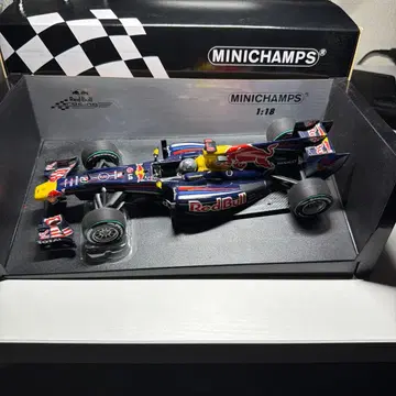 미니챔프 1/18 스케일 레드불 레이싱