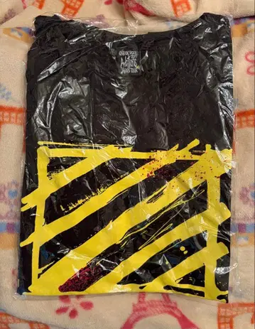 [ 미개봉 ] ONE OK ROCK 2017년 투어 T셔츠 XL 사이즈