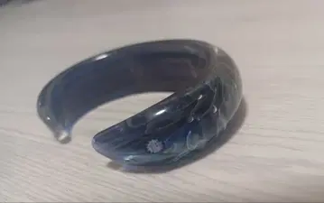 파란색 유리 뱅글