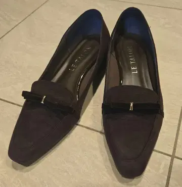 새상품급 르탈론 버건디 스웨이드 리본 펌프스