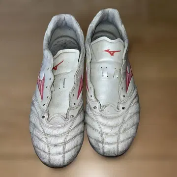 미즈노 모나르시다 축구화 화이트/레드