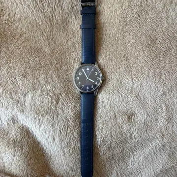 네이비 가죽 밴딩 아날로그 시계