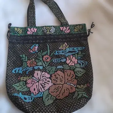 꽃무늬 비즈 자수 토트백