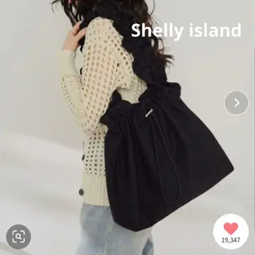 [ 정가 5,170엔 ] A4 PC 가능 라메 프릴 핸들 토트 블랙