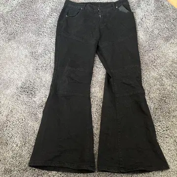 블랙 부츠컷 데님