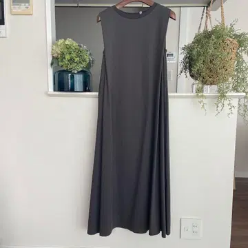 1er Arrondissement 클리어 천축 민소매 원피스