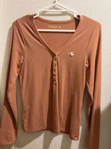 [ 새상품급 ] Abercrombie&Fitch 브라운 V넥 긴팔 니트