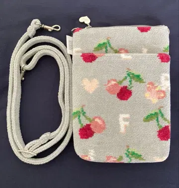 [ 미사용 ] 페이러 키프 스마이링 체리 스마트폰 숄더