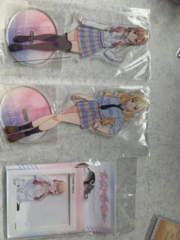 사랑은 쌍둥이로 나누어지지 않아 캐릭터 굿즈