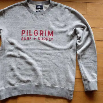 필그림 서프+서플라이 필그림 맨투맨