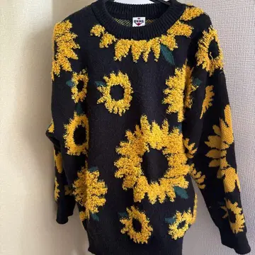 HOOK 해바라기 무늬 스웨터