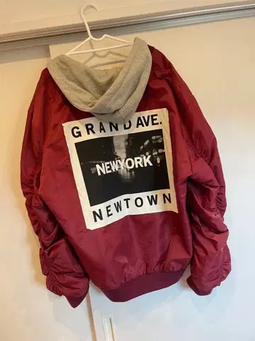 Undefined Attention 버건디 나일론 자켓