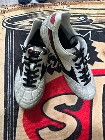 미즈노 모렐리아 축구화 스파이크