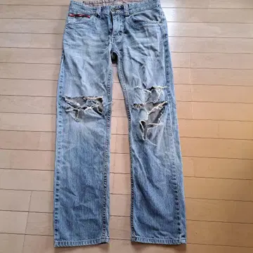 EDWIN 데미지 가공 스트레이트 데님 30