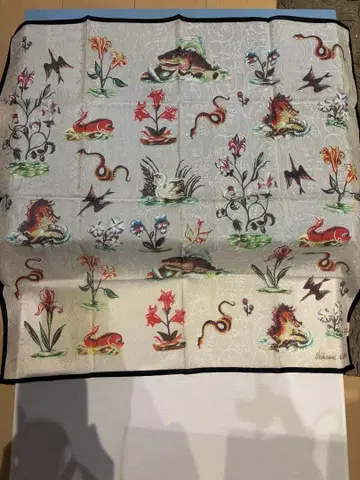 비비안 웨스트우드 씨몬스터 손수건 새상품 미사용