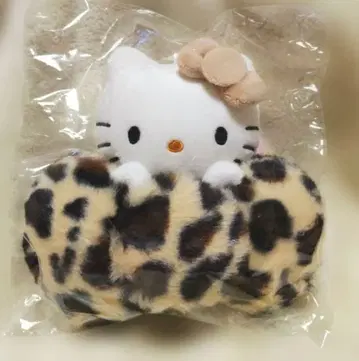 헬로키티 리본 참 레오파드 무늬 마스코트 산리오 아베일