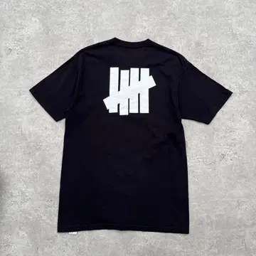 undefeated 로고 프린트 티셔츠 블랙 M