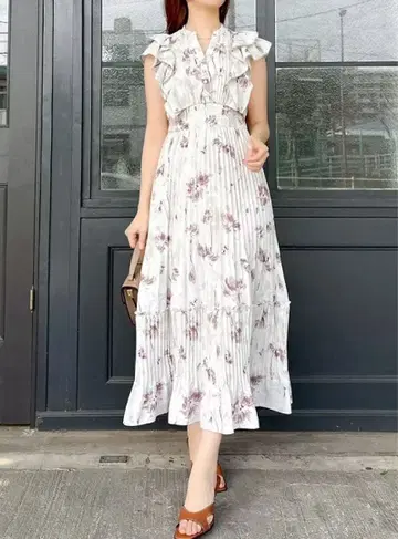 dazzlin 파이핑 플라워 플리츠 원피스