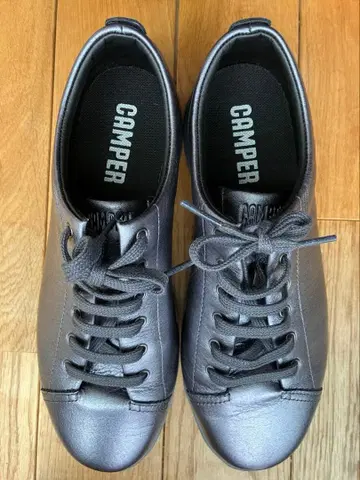 캠퍼 가죽 스니커즈 사이즈 39