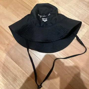 아그네스 베 아레나 햇