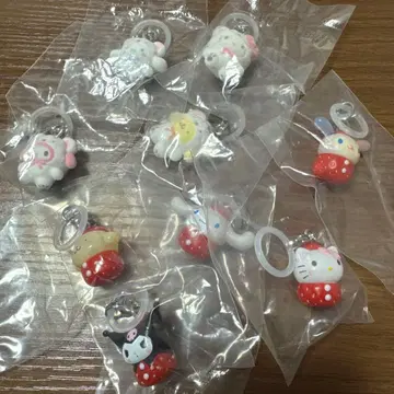 산리오 메지루시 액세서리 딸기 포근포근 스노우