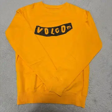 볼컴 맨투맨 L 사이즈지만 170cm 이하인 분께