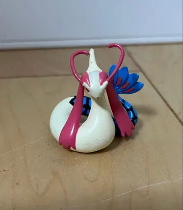 포켓몬 몬코레 밀로틱 2004년제 초기