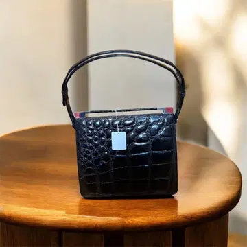 Kaiyo 크로커다일풍 블랙 핸드백