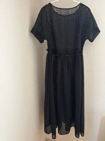 [레어] yuni 전체 자수 레이스 원피스 블랙 유니