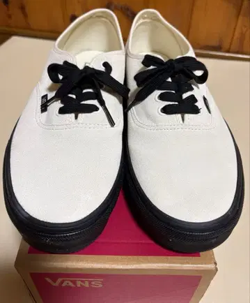 VANS / Authentic / 화이트 x 블랙