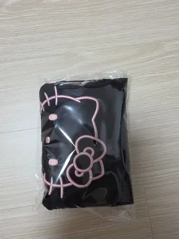 웨이크메이크 헬로키티 여권 케이스
