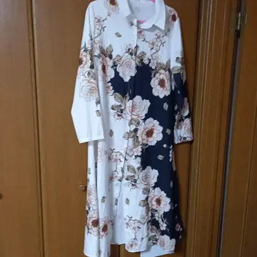 여성용 겉옷 롱 기장 화이트 L 사이즈 장미 프론트 오픈