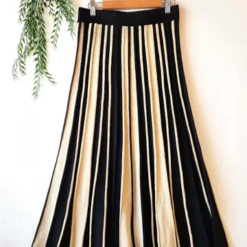 퍼리레이트 [ F ] 레트로 스트라이프 패턴 A라인 니트 스커트