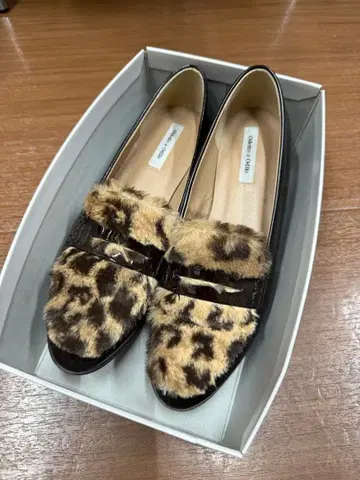 레오파드 무늬 로퍼