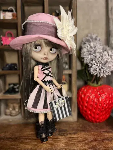 브라이스 아이시 인형 아웃핏 핑크 x 블랙 원피스