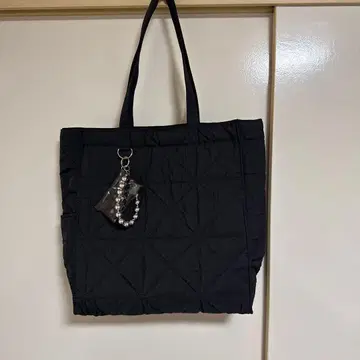 블랙 퀼팅 토트백 글로벌 워크