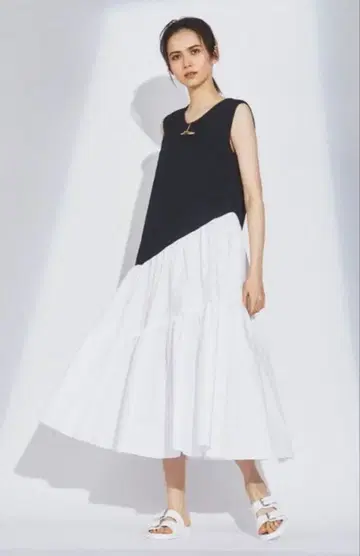 Diagram 티어드 컷 원피스 sample품