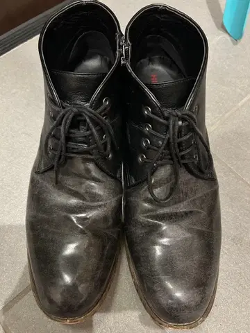 HIDEAWAYS 블랙 가죽 처카 부츠