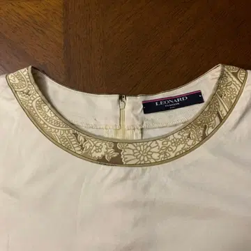 레오나르 LEONARD 꽃무늬 반팔 T셔츠 아이보리