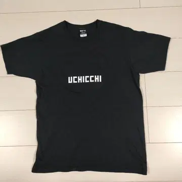 로버트 아키야마 프로듀스 미토시- 우치치- M 반팔 티셔츠