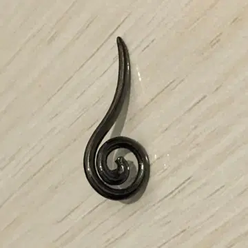 토리하다 미노루 핀 배지 비둘기 가슴 핀